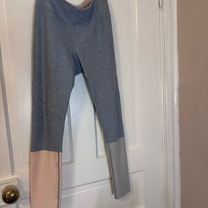 Outdoor Voices Women's Leggings in Gray and Pink
